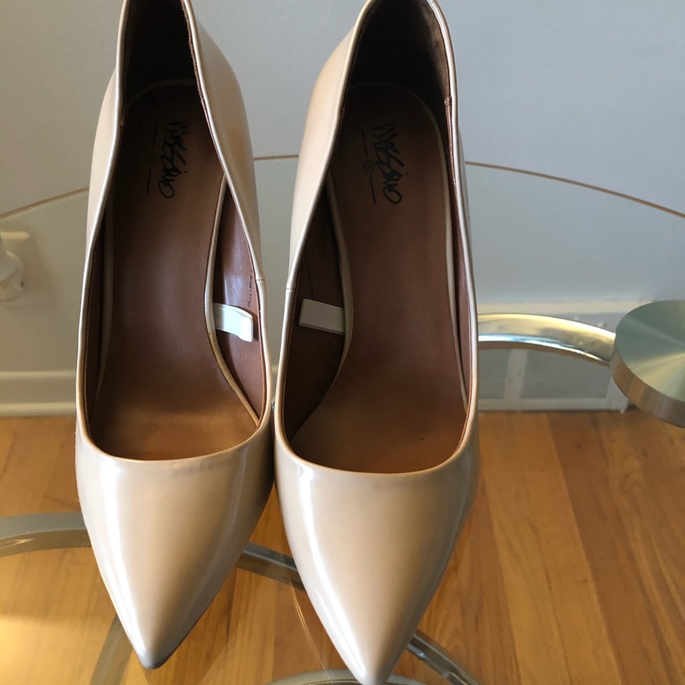 Patent leather pumps!